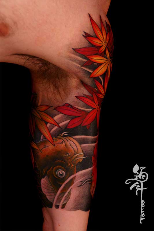 左腕鯉、紅葉のタトゥー