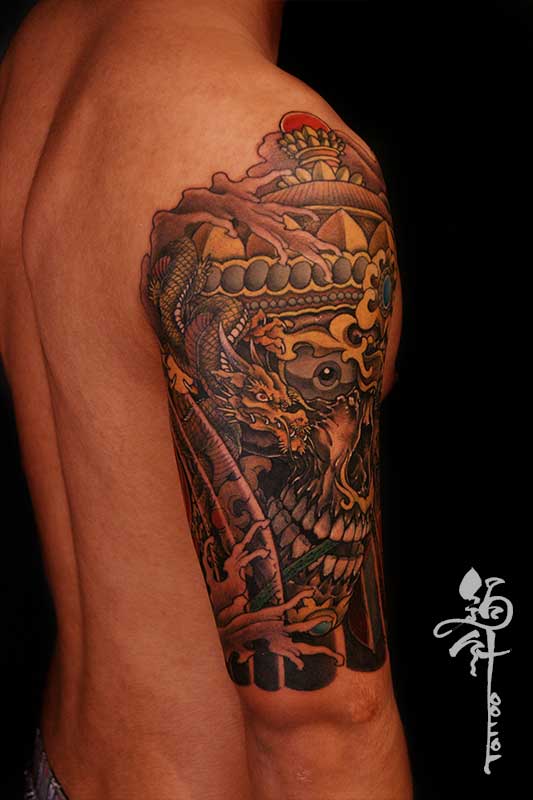 右腕チベタンスカルのタトゥー